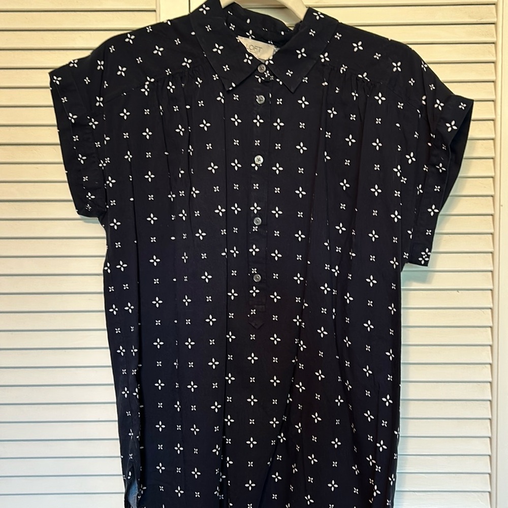 Navy and white Loft Medium Top